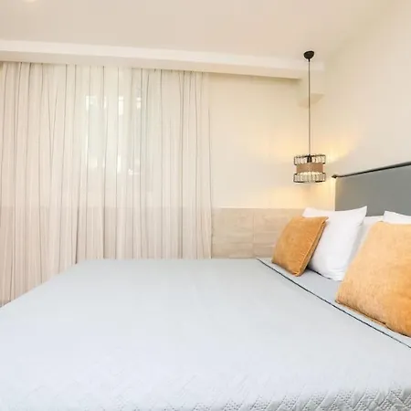 Phaedra & Sofia Campiello * コルフ島